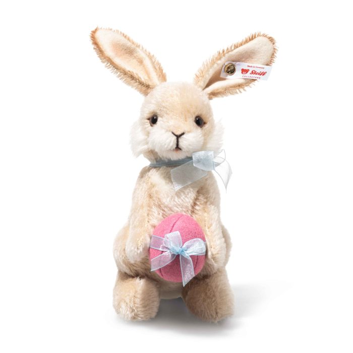 Hoppy springtime rabbit 005855